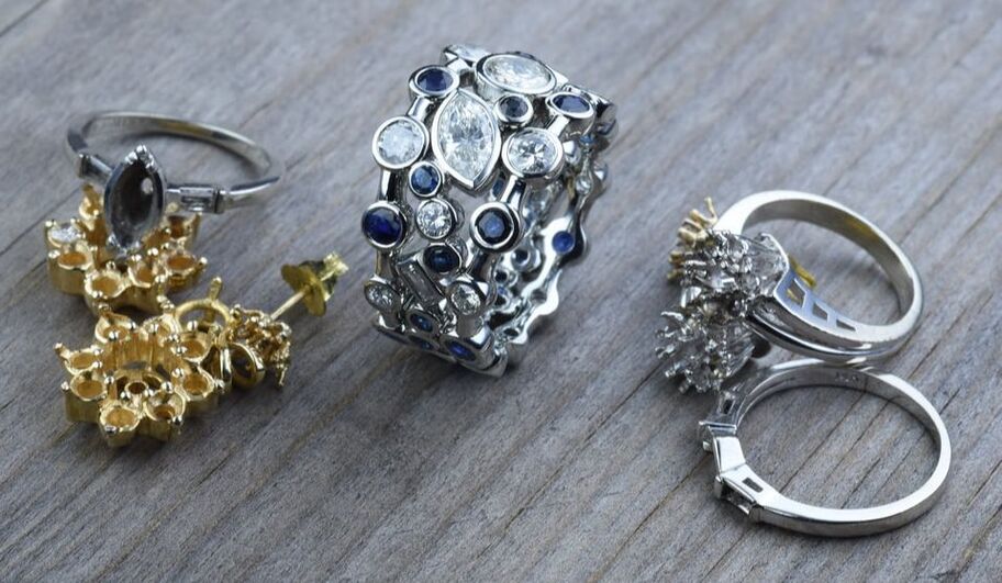 Princess-Cut Dual-Tone Diamond Engagement Ring | R1059WP | Valina Engagement  Rings